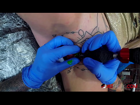 ❤️ Nagpa-tattoo sa kanyang klitoris ang sobrang tattoo na hottie na si Sully Savage ❤❌ super sex sa tl.moresexmovies.ru
