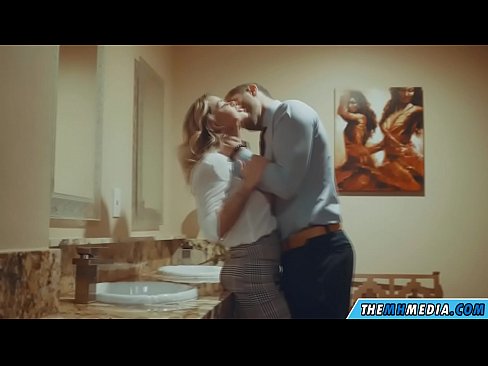 ❤️ Kapag ang isang busty blonde seduces sa isang pampublikong banyo ❤❌ super sex sa tl.moresexmovies.ru
